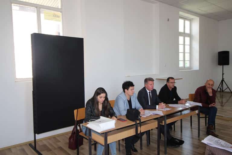 Me datë 05.05.2022, në organizim me Kuvendin  Komunal, qytetarët  mbajtën debat publik