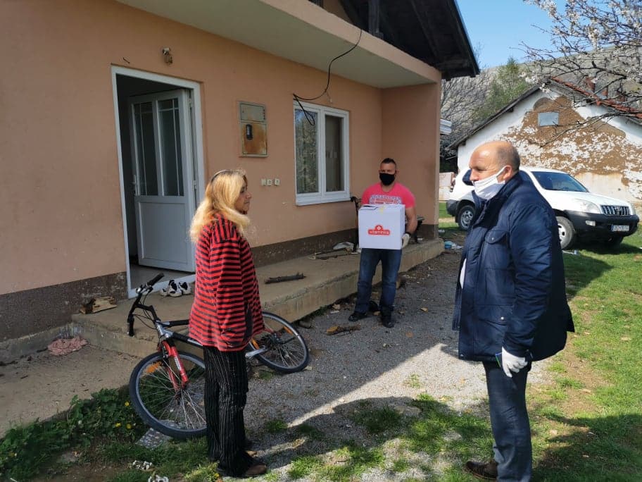 Помоћ и подршка наших волонтера се наставља