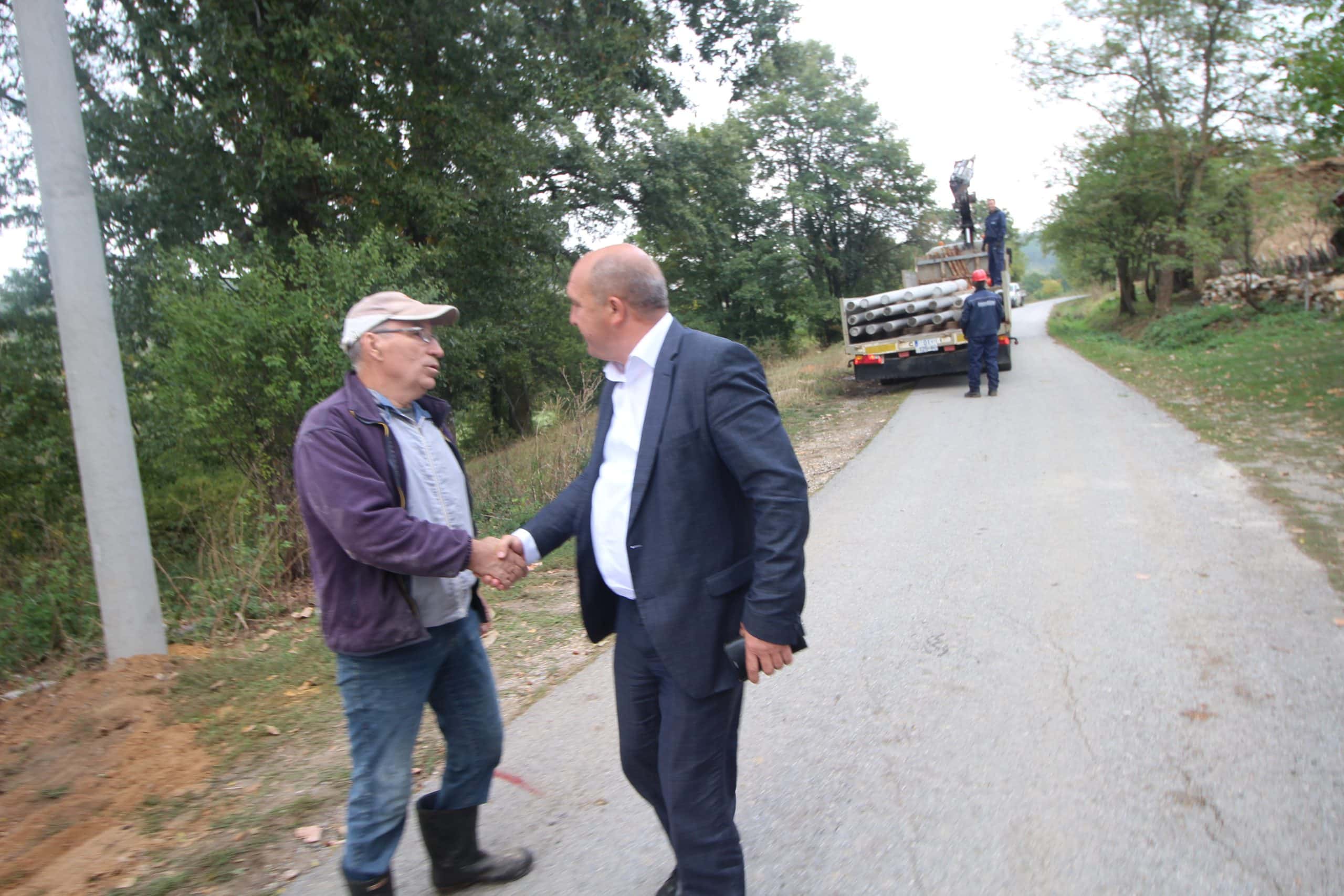 Ndërtimi i ndriçimit rrugor filloi në fshatin Zebince në komunën Novo Brdo