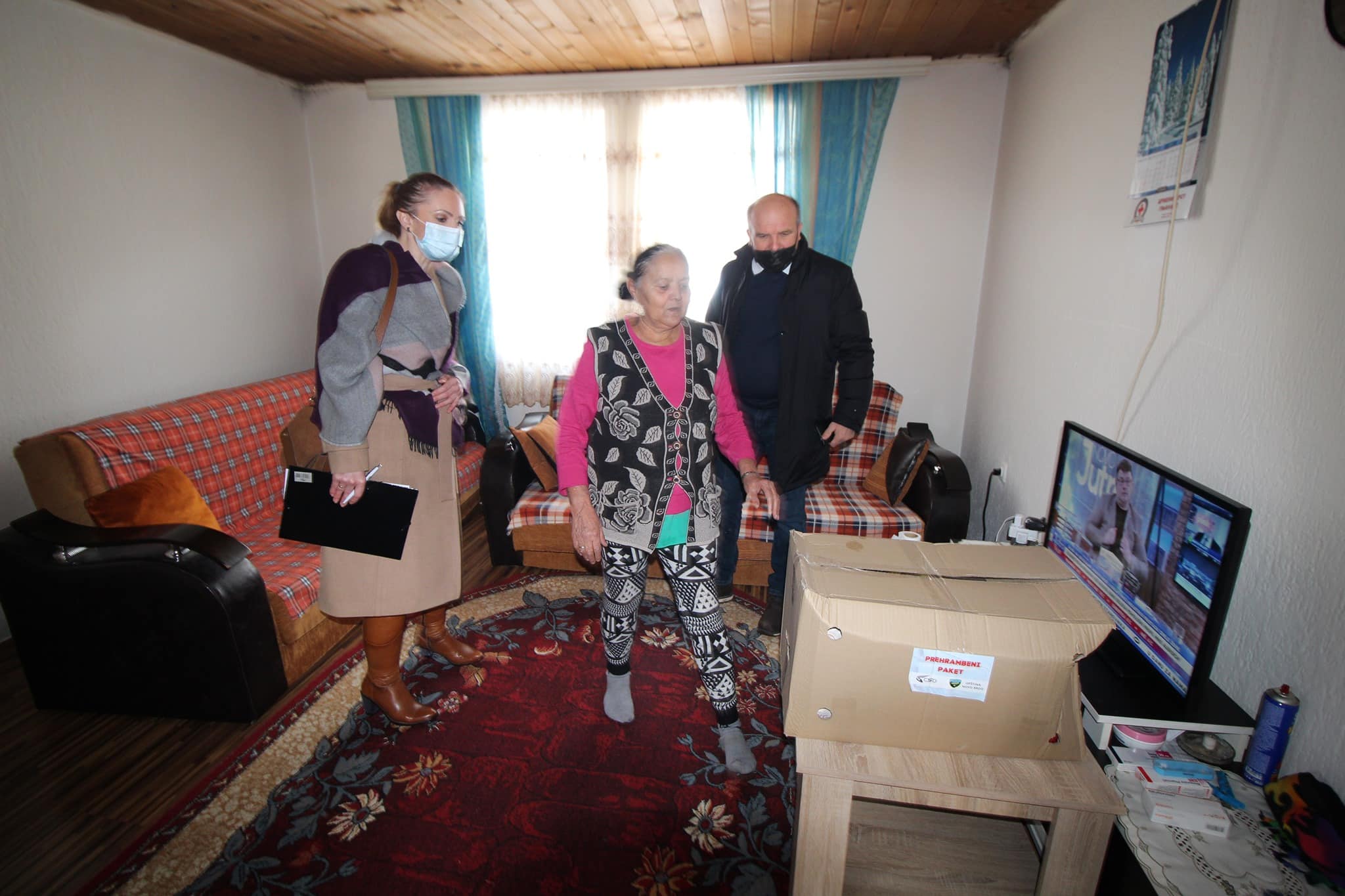 Shpërndarja e  pakove ushqimore  humanitare